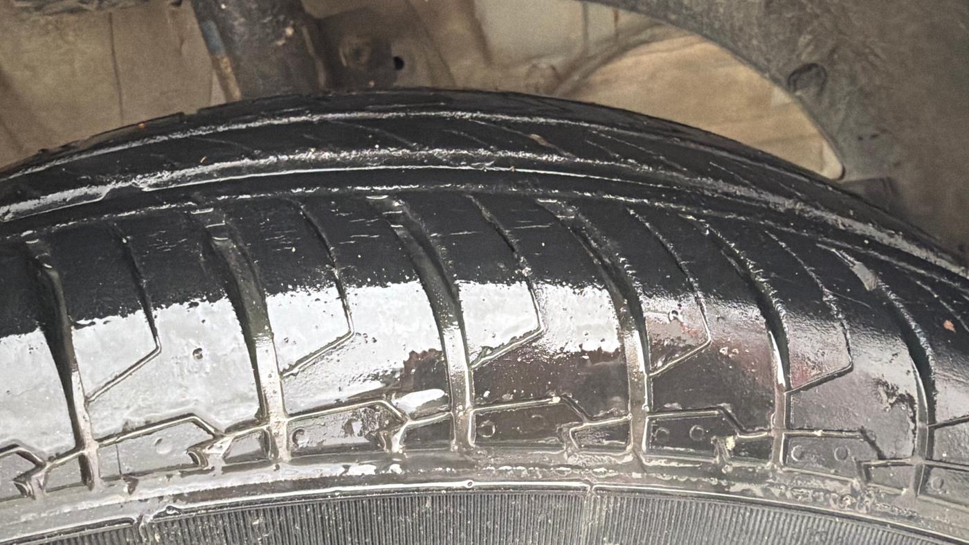 2022 Maruti Swift VXI, Petrol, Manual, 13,069 km, Right Front Tyre Tread