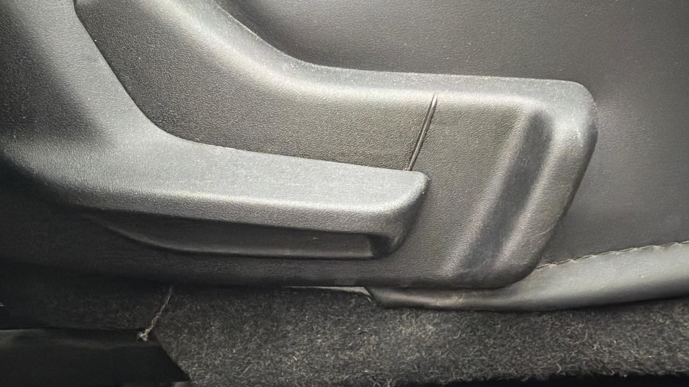 2022 Maruti Swift VXI, Petrol, Manual, 13,069 km, Driver Side Adjustment Panel