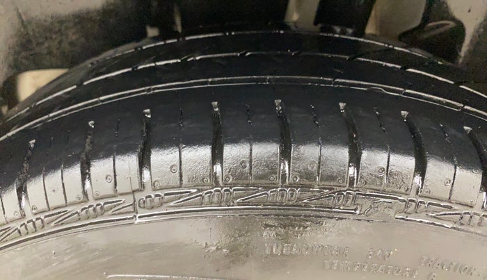 2019 Maruti Swift VDI, Diesel, Manual, 82,060 km, Left Rear Tyre Tread