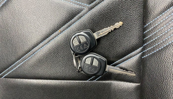 2019 Maruti Swift VDI, Diesel, Manual, 82,060 km, Key Close Up