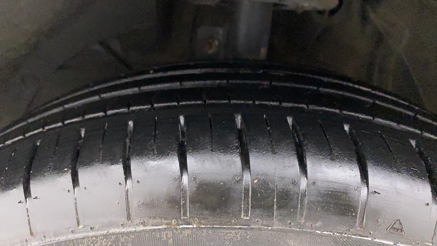 2022 Maruti Dzire ZXI Plus AMT, Petrol, Automatic, 20,111 km, Left Front Tyre Tread