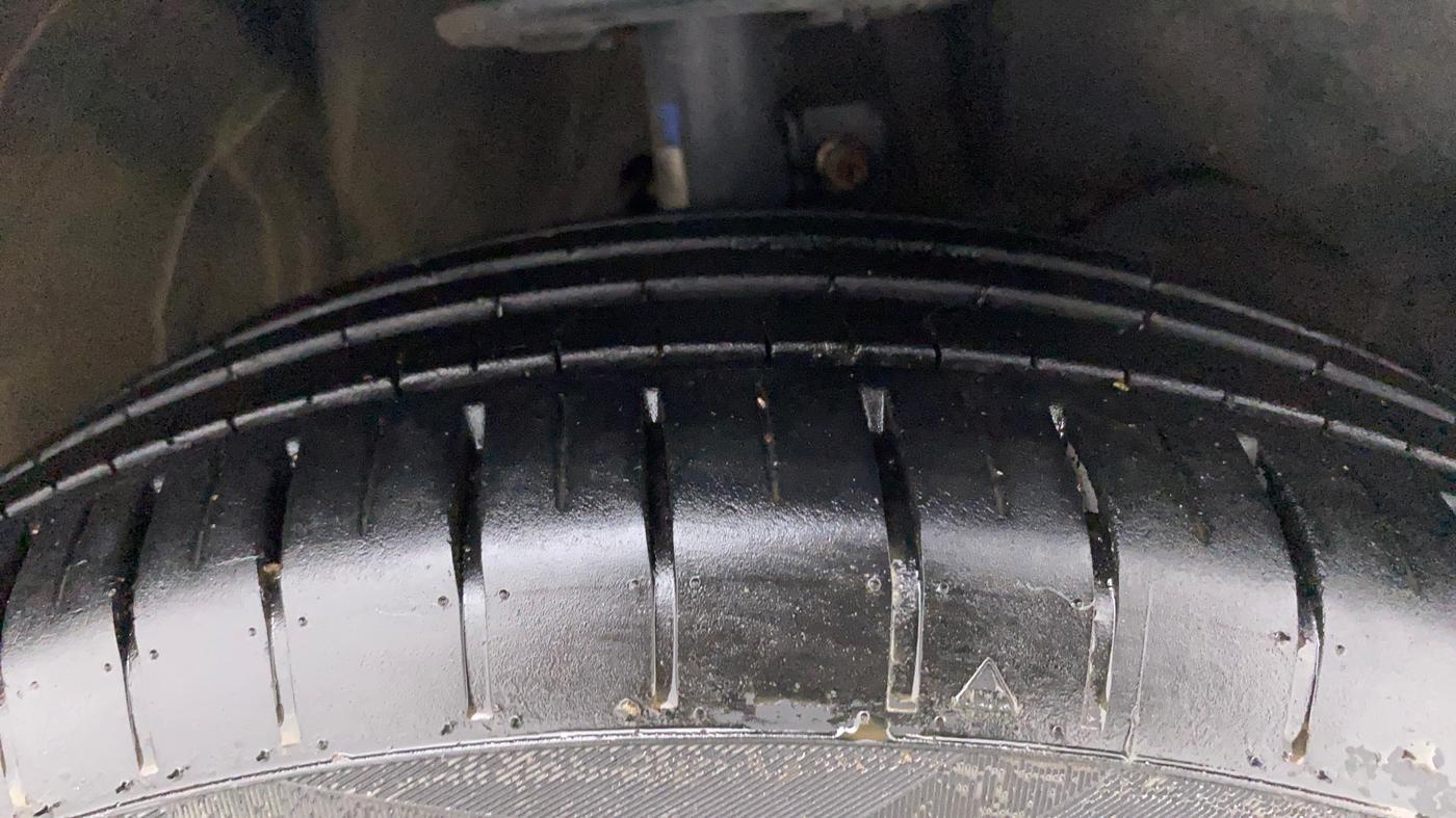 2022 Maruti Dzire ZXI Plus AMT, Petrol, Automatic, 20,111 km, Right Front Tyre Tread