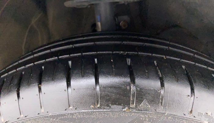 2022 Maruti Dzire ZXI Plus AMT, Petrol, Automatic, 20,111 km, Right Front Tyre Tread