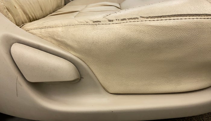 2008 Toyota Innova 2.5 G3 8 STR, Diesel, Manual, 2,70,705 km, Driver Side Adjustment Panel