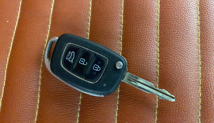 2016 Hyundai Elite i20 SPORTZ 1.2, Petrol, Manual, 67,517 km, Key Close Up