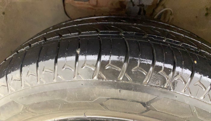 2016 Hyundai Elite i20 SPORTZ 1.2, Petrol, Manual, 67,517 km, Left Front Tyre Tread