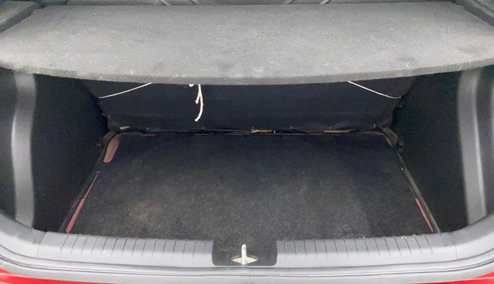 2017 Hyundai Elite i20 MAGNA 1.2, Petrol, Manual, 37,490 km, Boot Inside