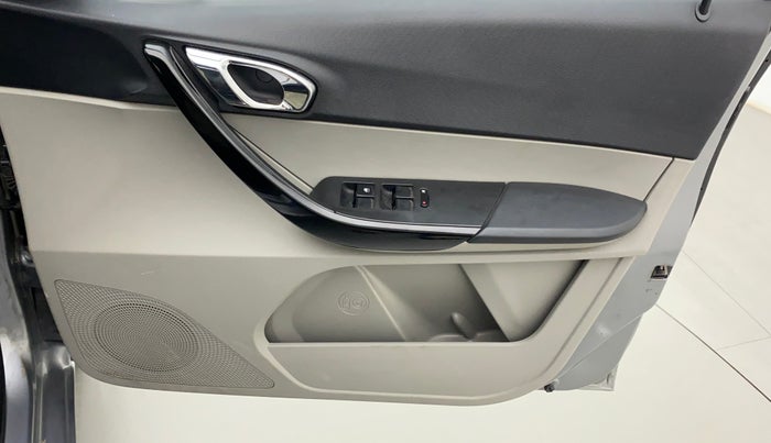 2018 Tata Tiago XZ PETROL, Petrol, Manual, 45,914 km, Driver Side Door Panels Control