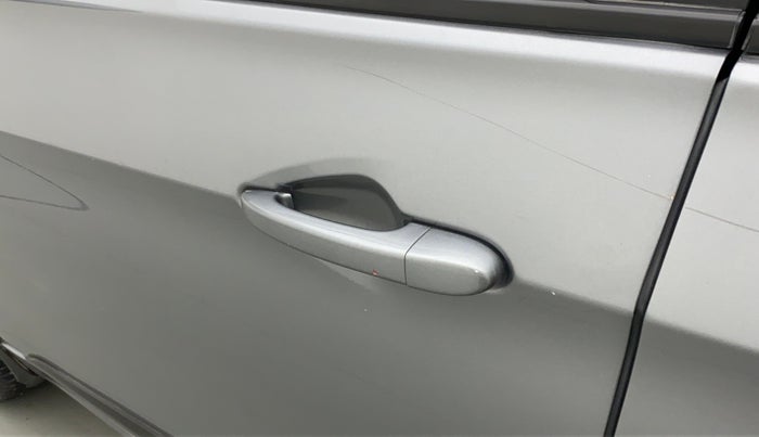 2018 Tata Tiago XZ PETROL, Petrol, Manual, 45,914 km, Front passenger door - Minor scratches