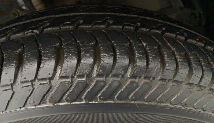 2015 Maruti Swift Dzire VXI, Petrol, Manual, 15,123 km, Left Rear Tyre Tread