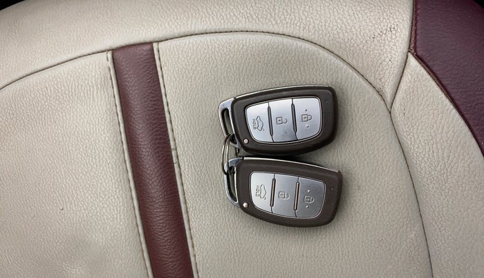 2015 Hyundai Grand i10 ASTA AT 1.2 KAPPA VTVT, Petrol, Automatic, 75,198 km, Key Close Up