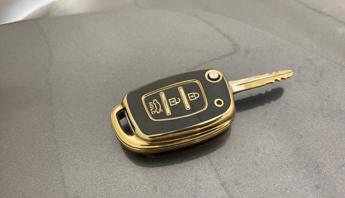 2020 Hyundai AURA S 1.2 CNG, CNG, Manual, 55,278 km, Key Close Up