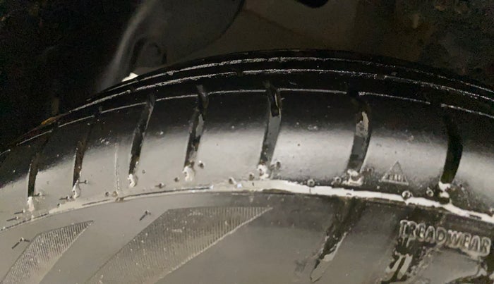 2020 Hyundai AURA S 1.2 CNG, CNG, Manual, 55,278 km, Left Front Tyre Tread