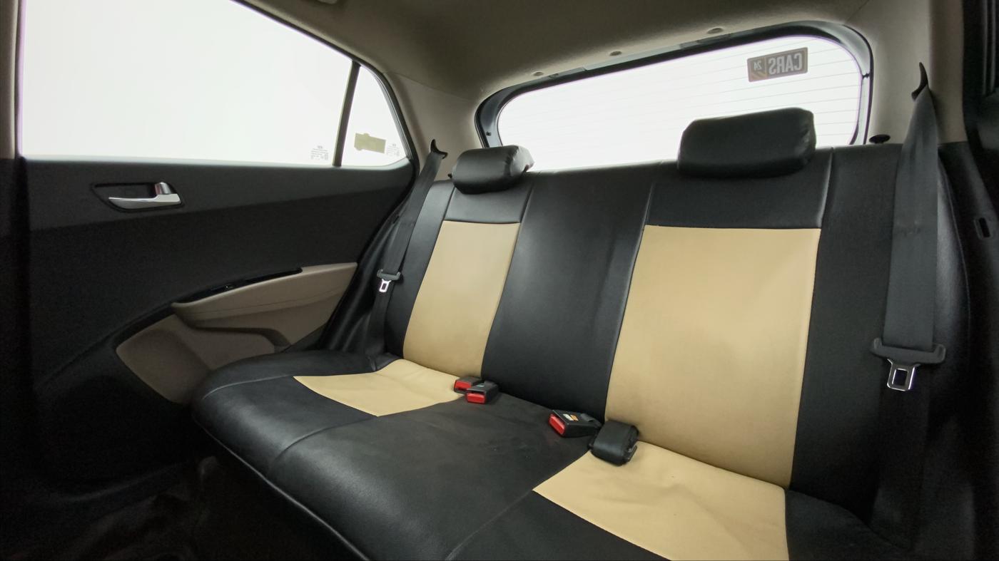 2016 Hyundai Grand i10 ASTA (O) AT 1.2 KAPPA VTVT, Petrol, Automatic, 49,483 km, Right Side Rear Door Cabin