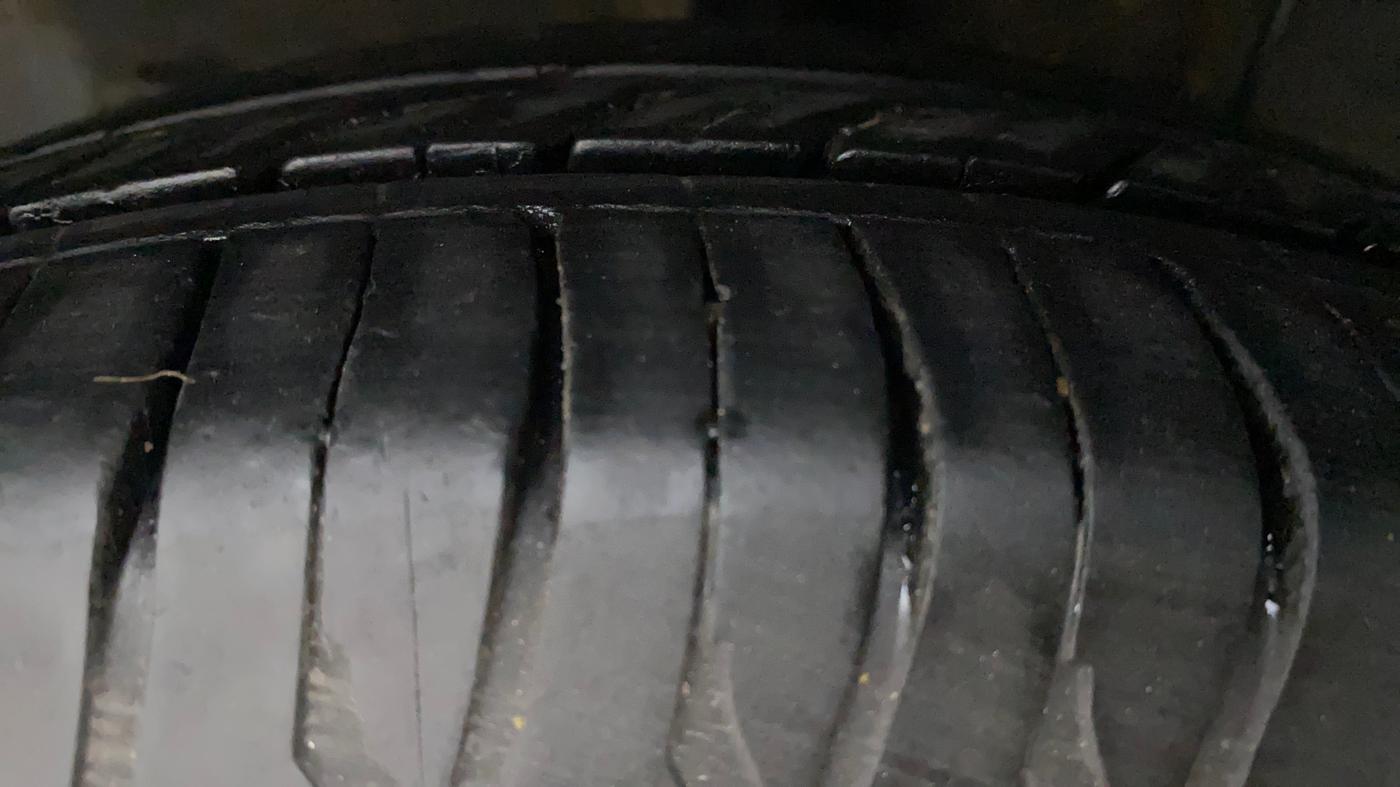 2016 Hyundai Grand i10 ASTA (O) AT 1.2 KAPPA VTVT, Petrol, Automatic, 49,483 km, Right Rear Tyre Tread