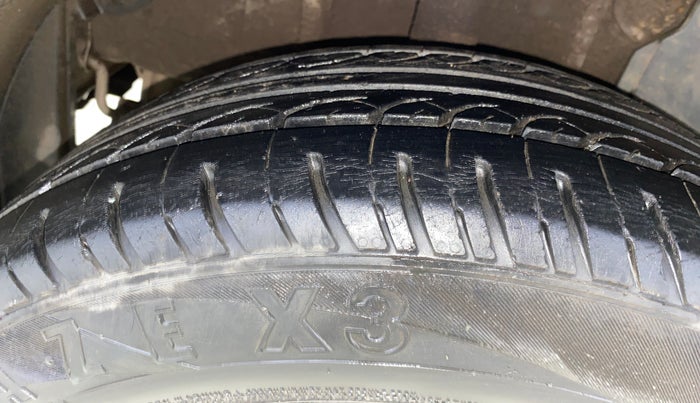 2017 Tata Tiago XZA PETROL, Petrol, Automatic, 1,15,171 km, Right Rear Tyre Tread