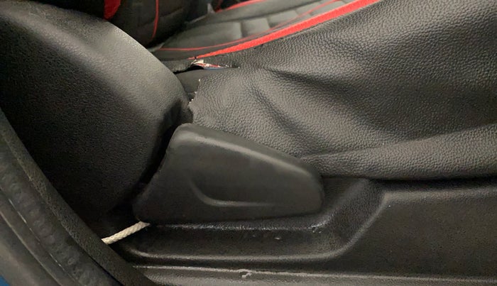 2022 Renault Kwid RXT 1.0 (O), Petrol, Manual, 54,988 km, Driver Side Adjustment Panel