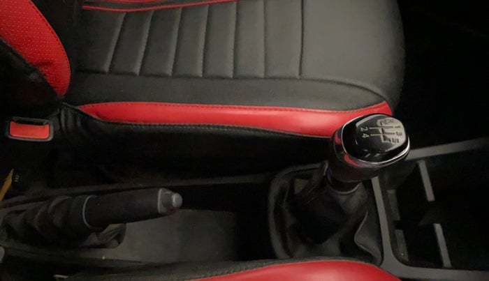 2022 Renault Kwid RXT 1.0 (O), Petrol, Manual, 54,988 km, Gear Lever