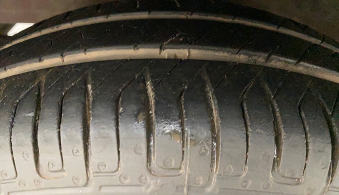 2014 Hyundai Eon MAGNA +, Petrol, Manual, 59,169 km, Left Front Tyre Tread