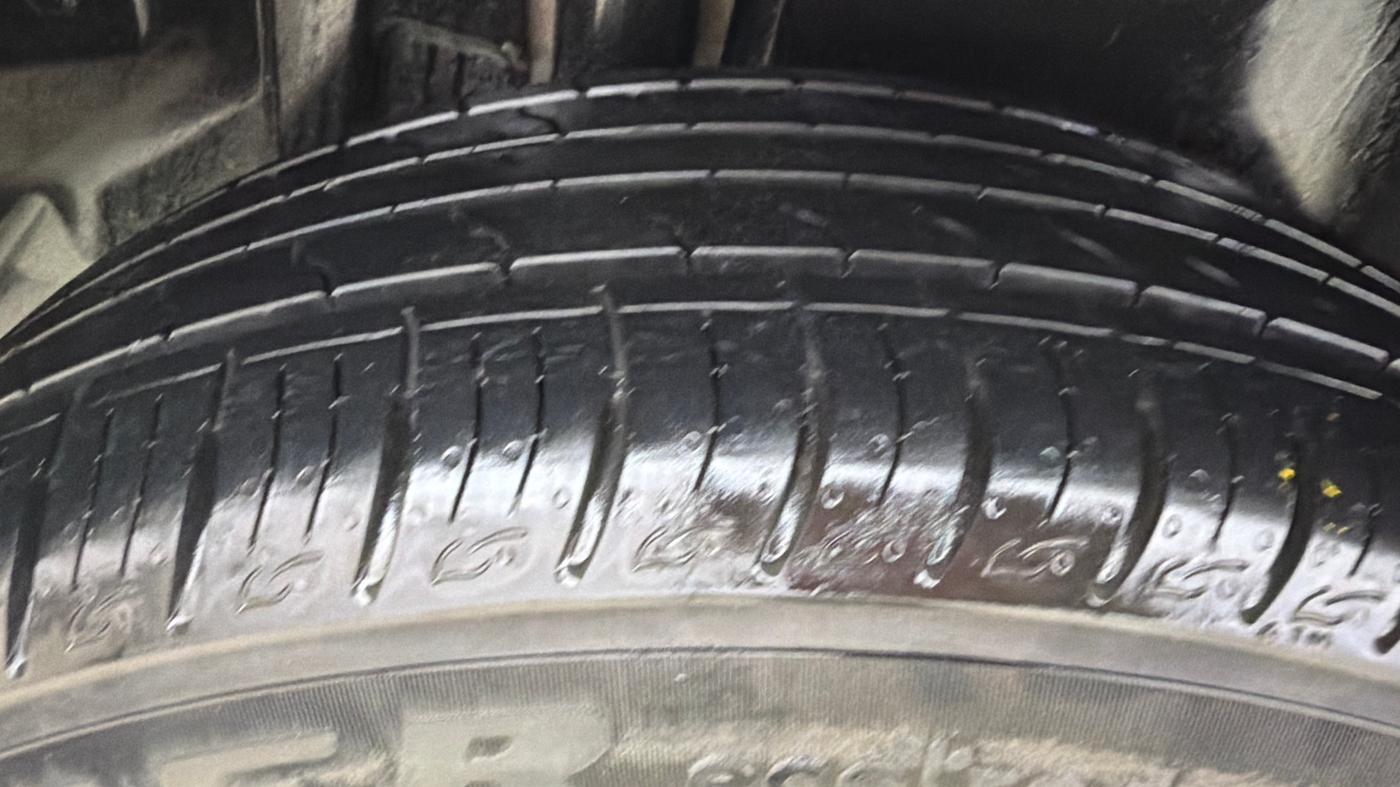 2021 Maruti Vitara Brezza LXI, Petrol, Manual, 15,825 km, Right Rear Tyre Tread