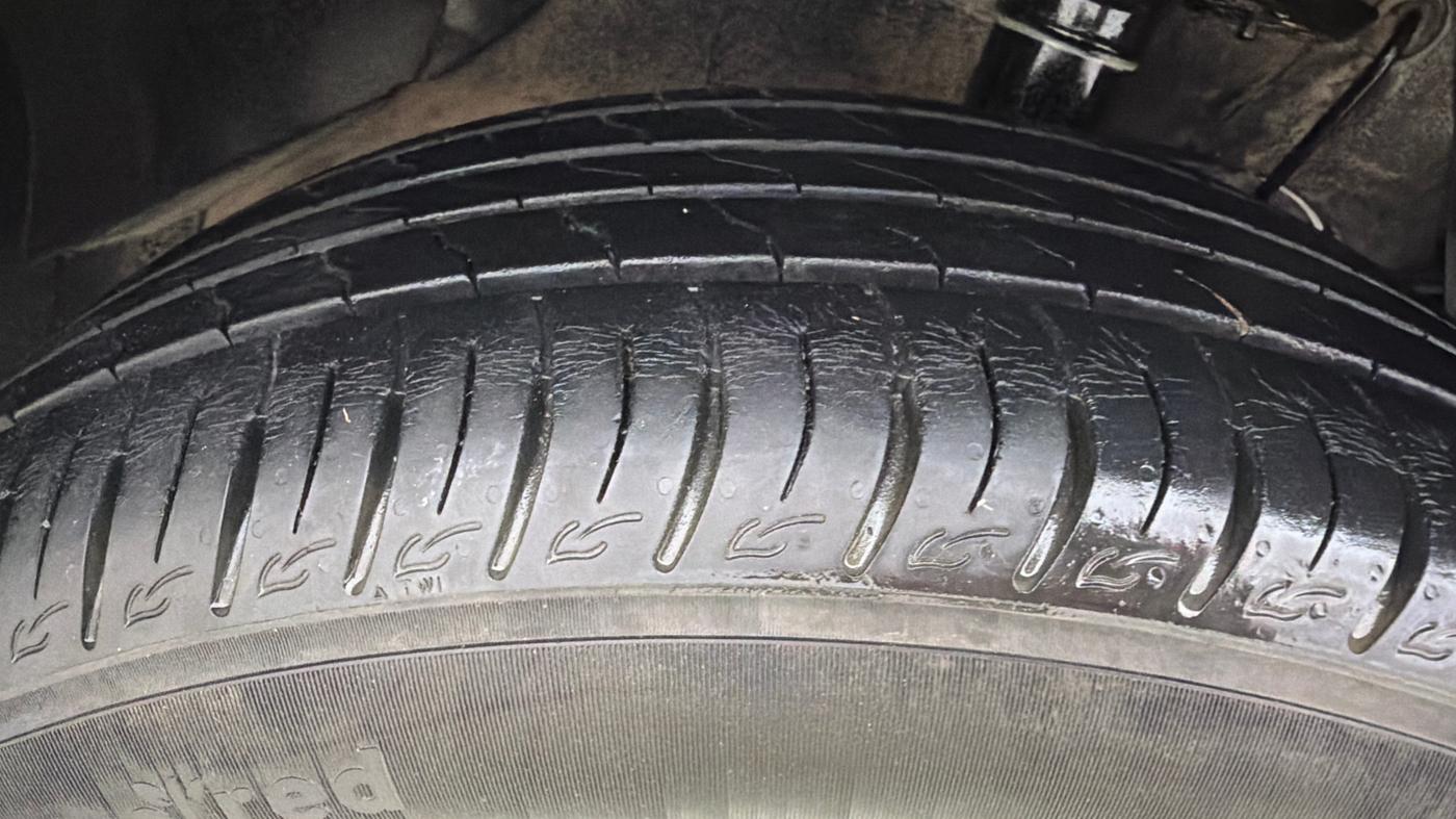 2021 Maruti Vitara Brezza LXI, Petrol, Manual, 15,825 km, Right Front Tyre Tread