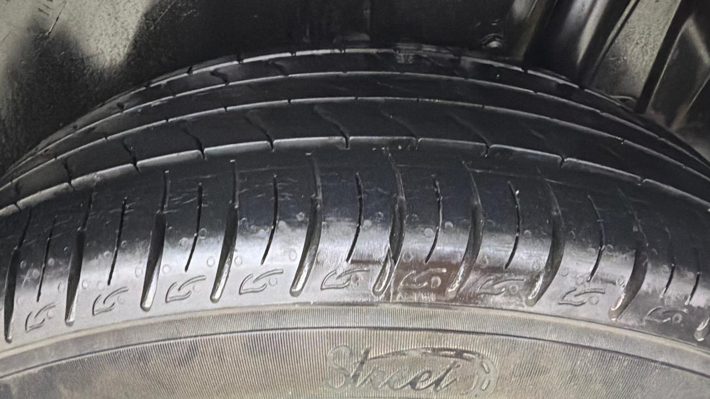 2021 Maruti Vitara Brezza LXI, Petrol, Manual, 15,825 km, Left Rear Tyre Tread
