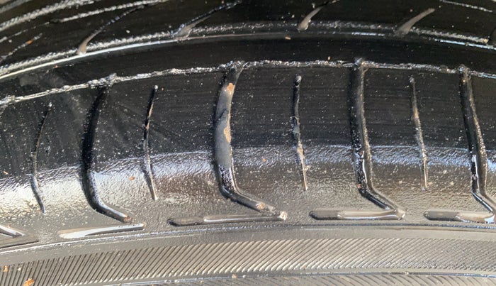 2017 Honda WR-V 1.2L I-VTEC S MT, Petrol, Manual, 1,46,319 km, Left Front Tyre Tread