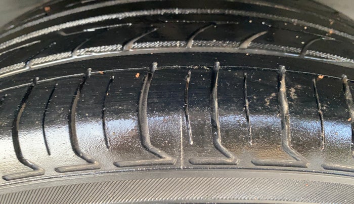 2017 Honda WR-V 1.2L I-VTEC S MT, Petrol, Manual, 1,46,319 km, Left Rear Tyre Tread