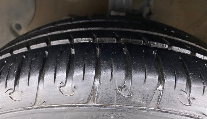 2018 Hyundai Grand i10 SPORTZ O 1.2, Petrol, Manual, 33,848 km, Left Front Tyre Tread