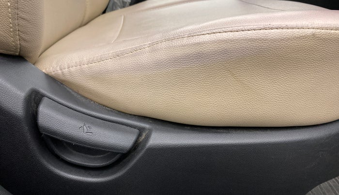 2018 Hyundai Grand i10 SPORTZ O 1.2, Petrol, Manual, 33,848 km, Driver Side Adjustment Panel