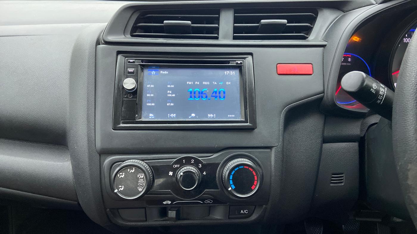 2015 Honda Jazz 1.2 E MT, Petrol, Manual, 99,449 km, Air Conditioner