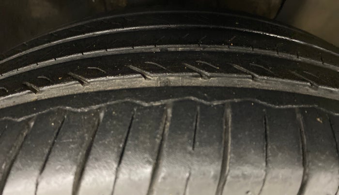 2017 Hyundai Verna 1.6 SX VTVT AT (O), Petrol, Automatic, 46,271 km, Right Front Tyre Tread