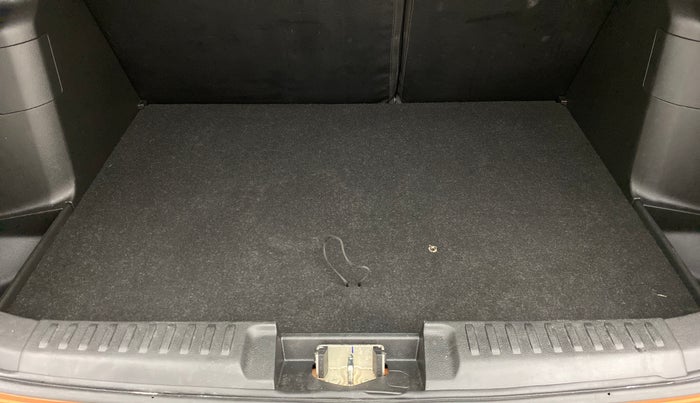 2019 Maruti Vitara Brezza ZDI+ DUAL TONE AMT, Diesel, Automatic, 11,179 km, Boot Inside