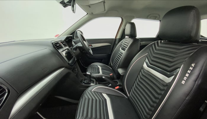 2019 Maruti Vitara Brezza ZDI+ DUAL TONE AMT, Diesel, Automatic, 11,179 km, Right Side Front Door Cabin
