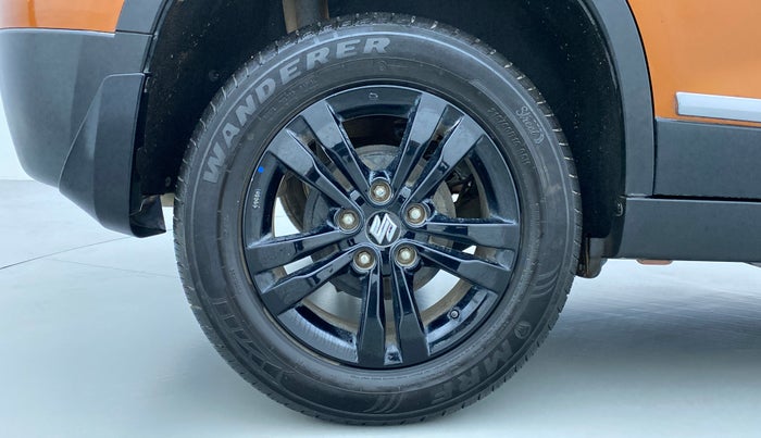 2019 Maruti Vitara Brezza ZDI+ DUAL TONE AMT, Diesel, Automatic, 11,179 km, Right Rear Wheel