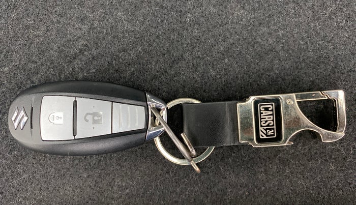 2019 Maruti Vitara Brezza ZDI+ DUAL TONE AMT, Diesel, Automatic, 11,179 km, Key Close Up