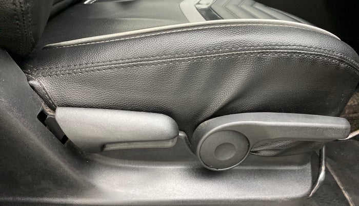 2019 Maruti Vitara Brezza ZDI+ DUAL TONE AMT, Diesel, Automatic, 11,179 km, Driver Side Adjustment Panel
