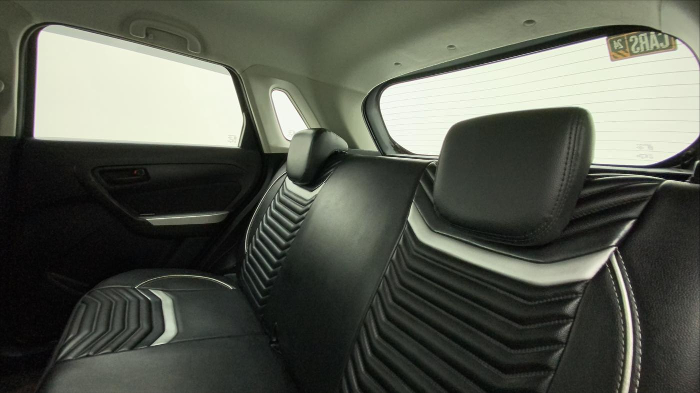 2021 Maruti Vitara Brezza VXI, Petrol, Manual, 38,967 km, Right Side Rear Door Cabin