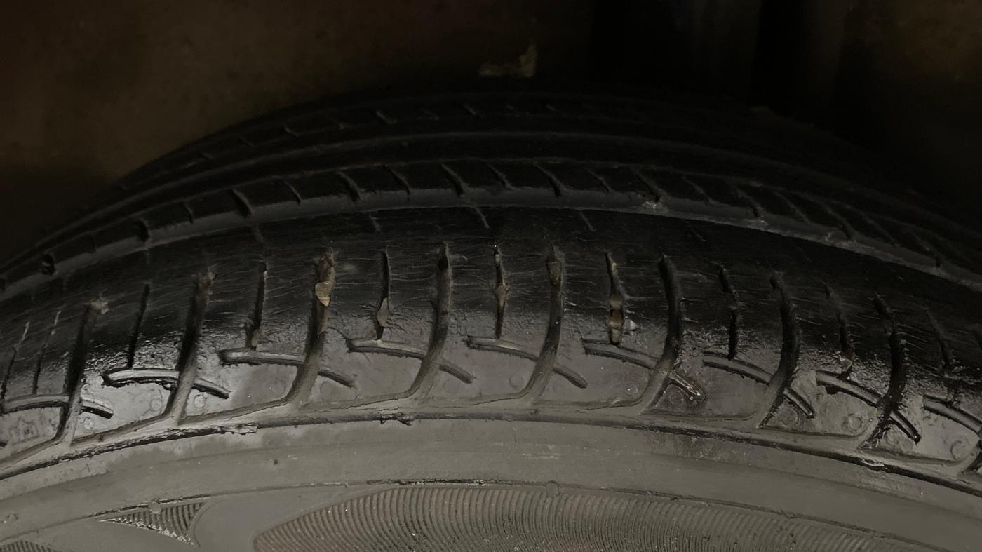 2016 Maruti Ciaz VXI+, Petrol, Manual, 65,938 km, Left Rear Tyre Tread