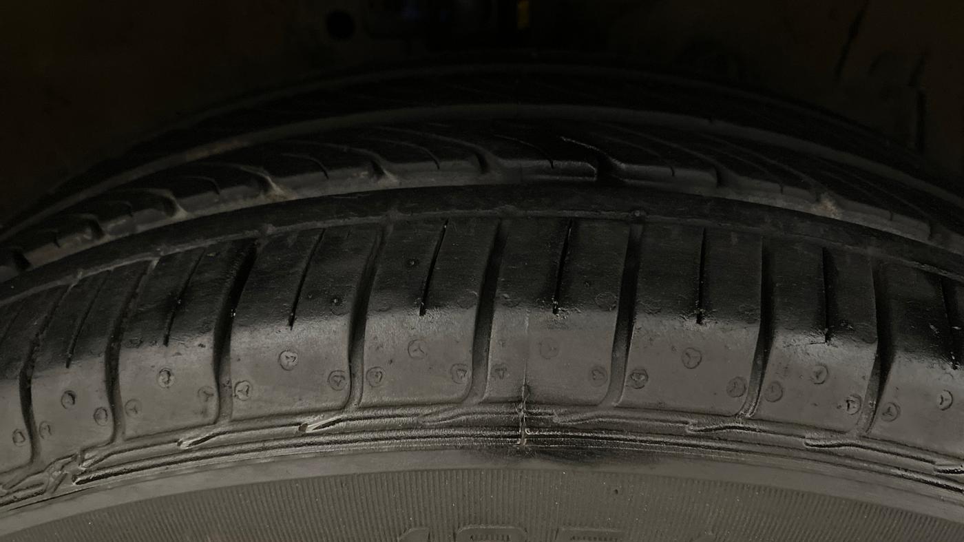 2016 Maruti Ciaz VXI+, Petrol, Manual, 65,938 km, Right Front Tyre Tread