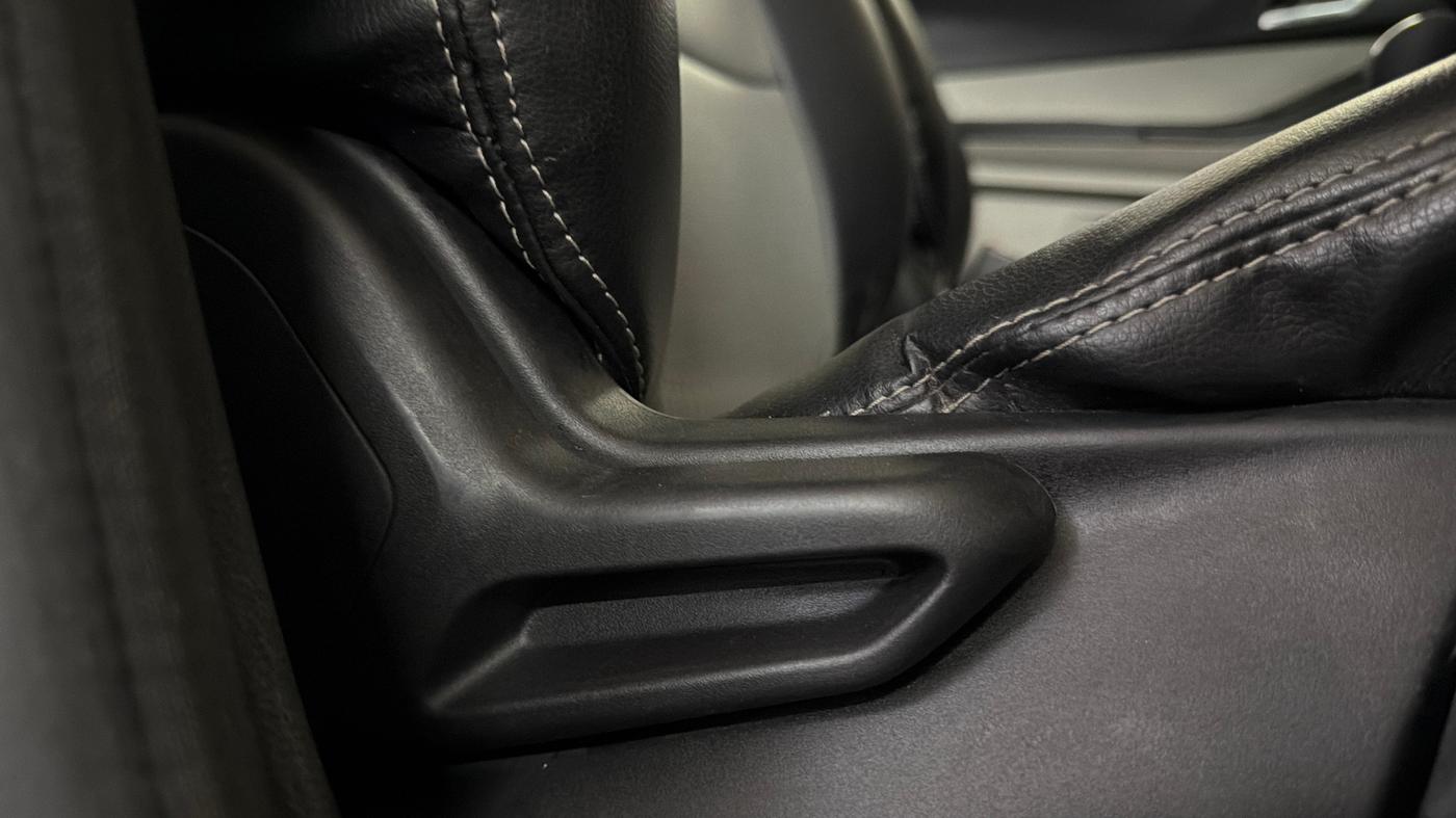 2022 Tata Tiago XZ PLUS PETROL, Petrol, Manual, 24,638 km, Driver Side Adjustment Panel