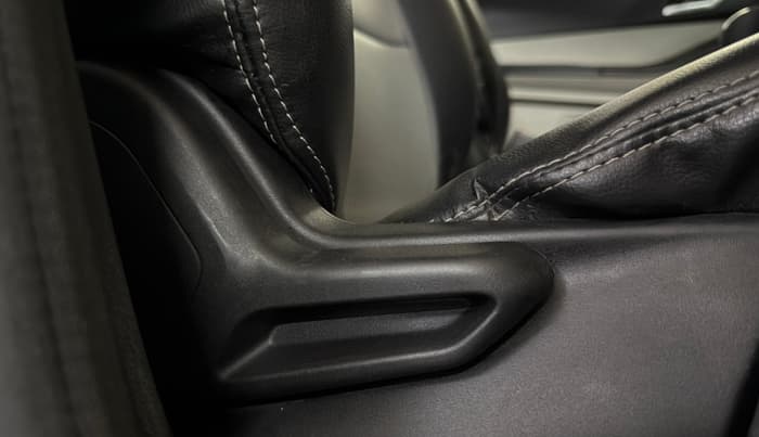2022 Tata Tiago XZ PLUS PETROL, Petrol, Manual, 24,614 km, Driver Side Adjustment Panel