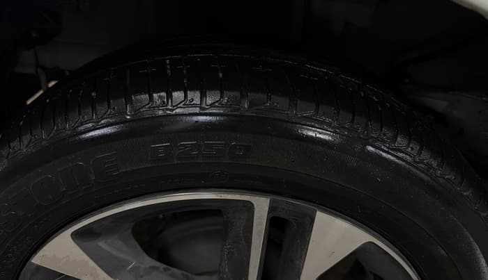 2022 Tata Tiago XZ PLUS PETROL, Petrol, Manual, 24,614 km, Right Rear Tyre Tread