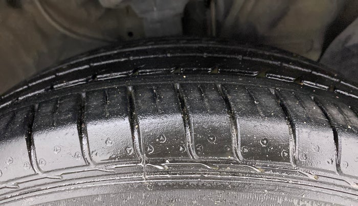2017 Hyundai Creta SX PLUS 1.6 PETROL, Petrol, Manual, 24,489 km, Right Front Tyre Tread