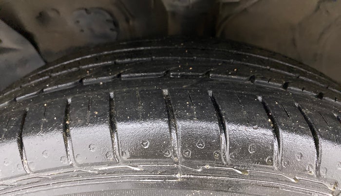 2017 Hyundai Creta SX PLUS 1.6 PETROL, Petrol, Manual, 24,489 km, Left Front Tyre Tread