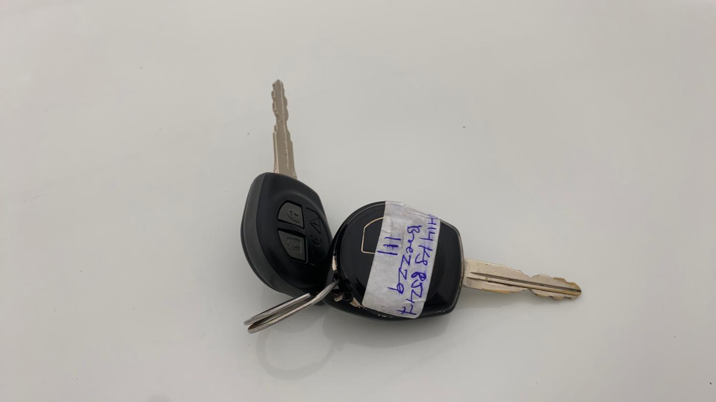 2023 Maruti BREZZA LXI S- CNG, CNG, Manual, 43,046 km, Key Close Up