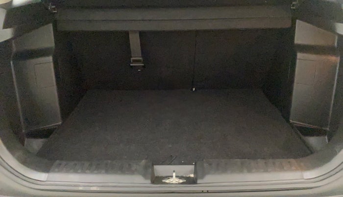 2023 Maruti BREZZA ZXI SMART HYBRID , Petrol, Manual, 10,234 km, Boot Inside