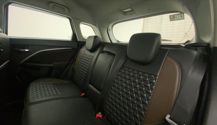 2023 Maruti BREZZA ZXI SMART HYBRID , Petrol, Manual, 10,234 km, Right Side Rear Door Cabin