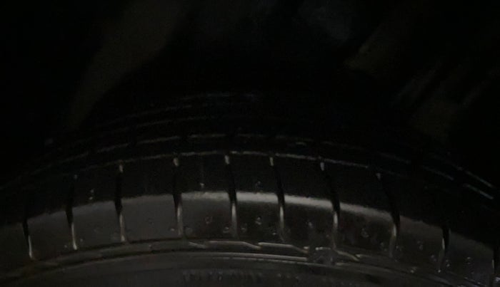 2021 Nissan Kicks XV PREMIUM TURBO 1.3, Petrol, Manual, 57,436 km, Left Rear Tyre Tread