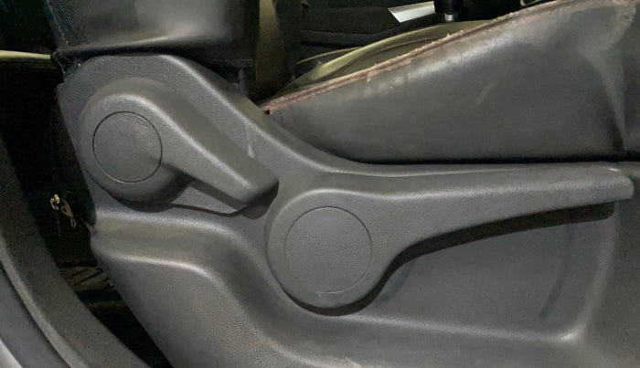 2021 Nissan Kicks XV PREMIUM TURBO 1.3, Petrol, Manual, 57,436 km, Driver Side Adjustment Panel